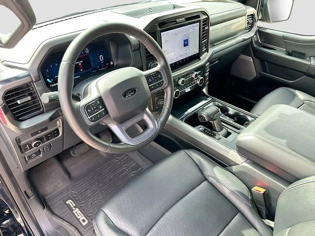 Used 2025 Blue Ford Lariat image 9