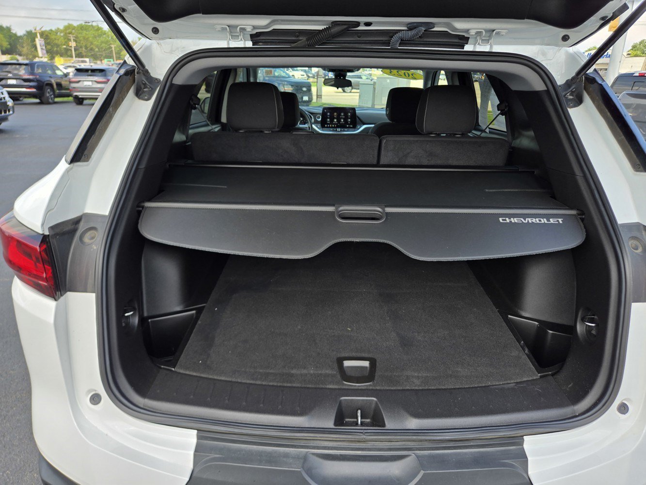 Used 2023 Summit White Chevrolet LT image 32