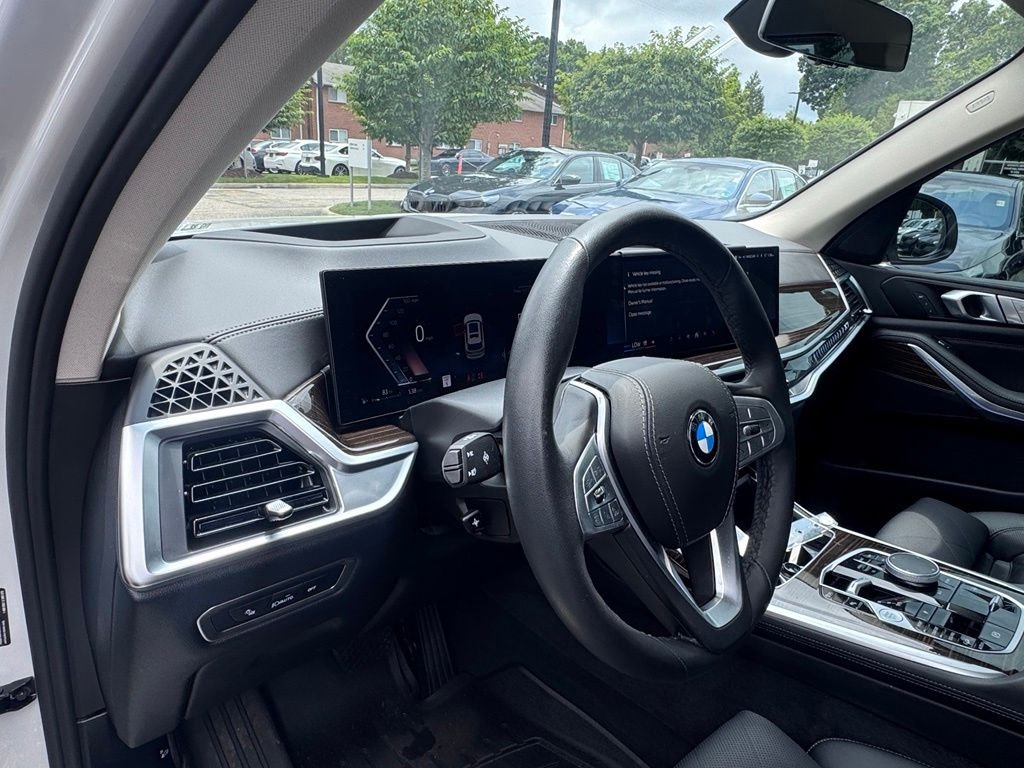 Used 2026 White BMW xDrive40i image 16