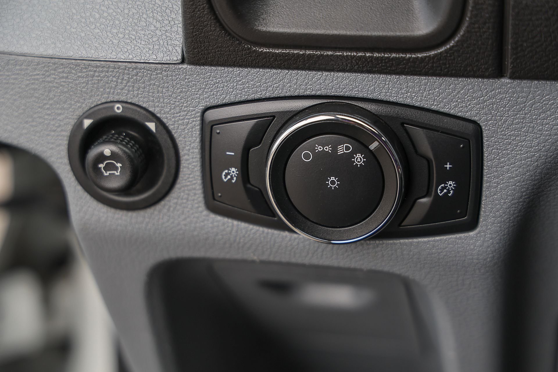 Used 2017 White Ford XLT image 27