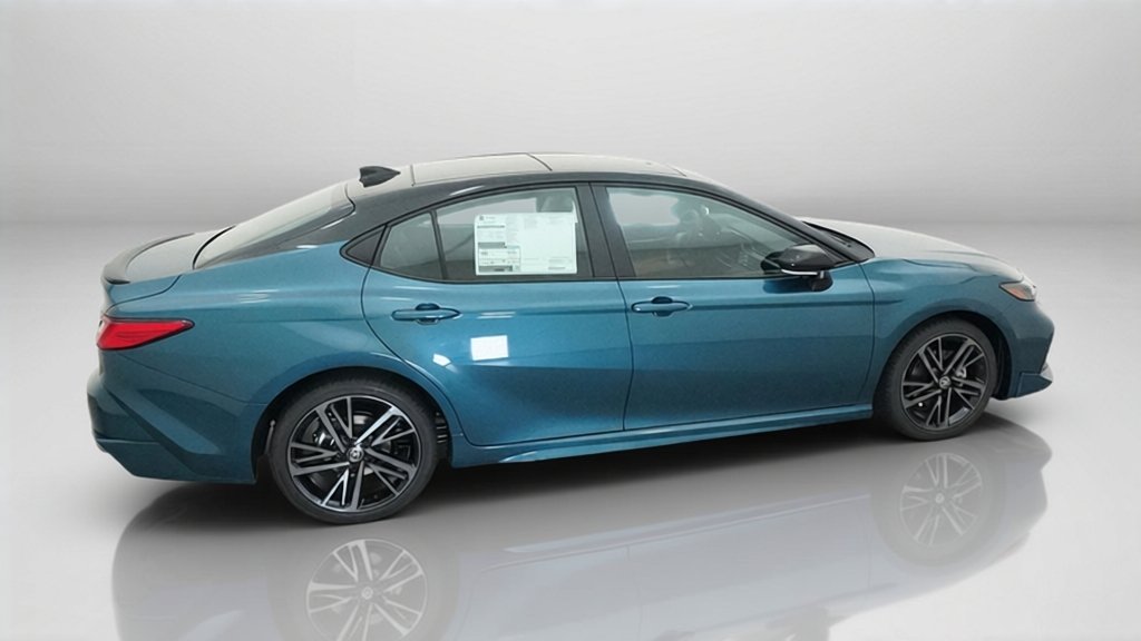 New 2026 Ocean Gem with Midnight Black Metallic roof Toyota XSE image 8
