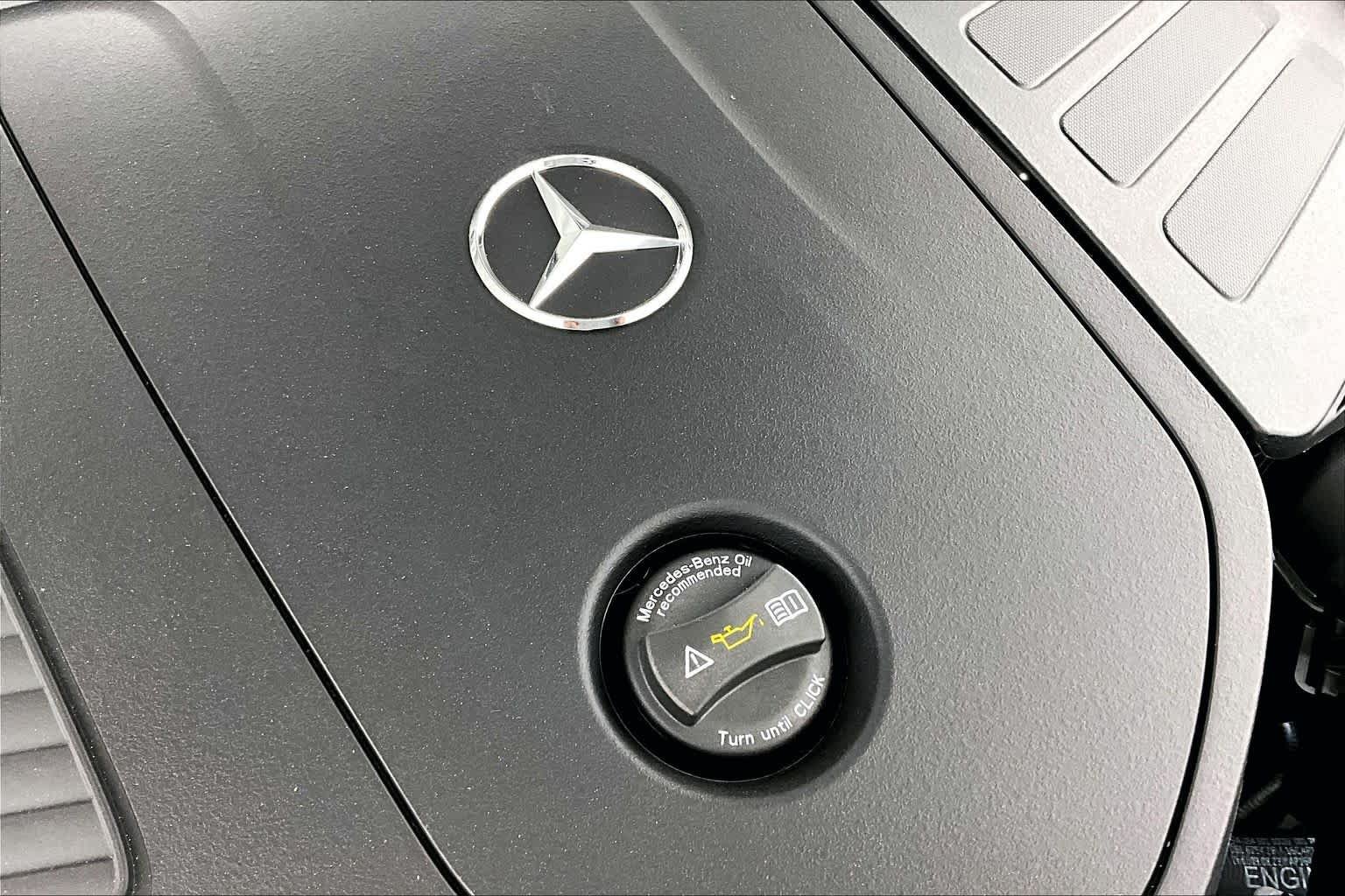 New 2026 Polar White Mercedes-Benz GLC 300 image 17