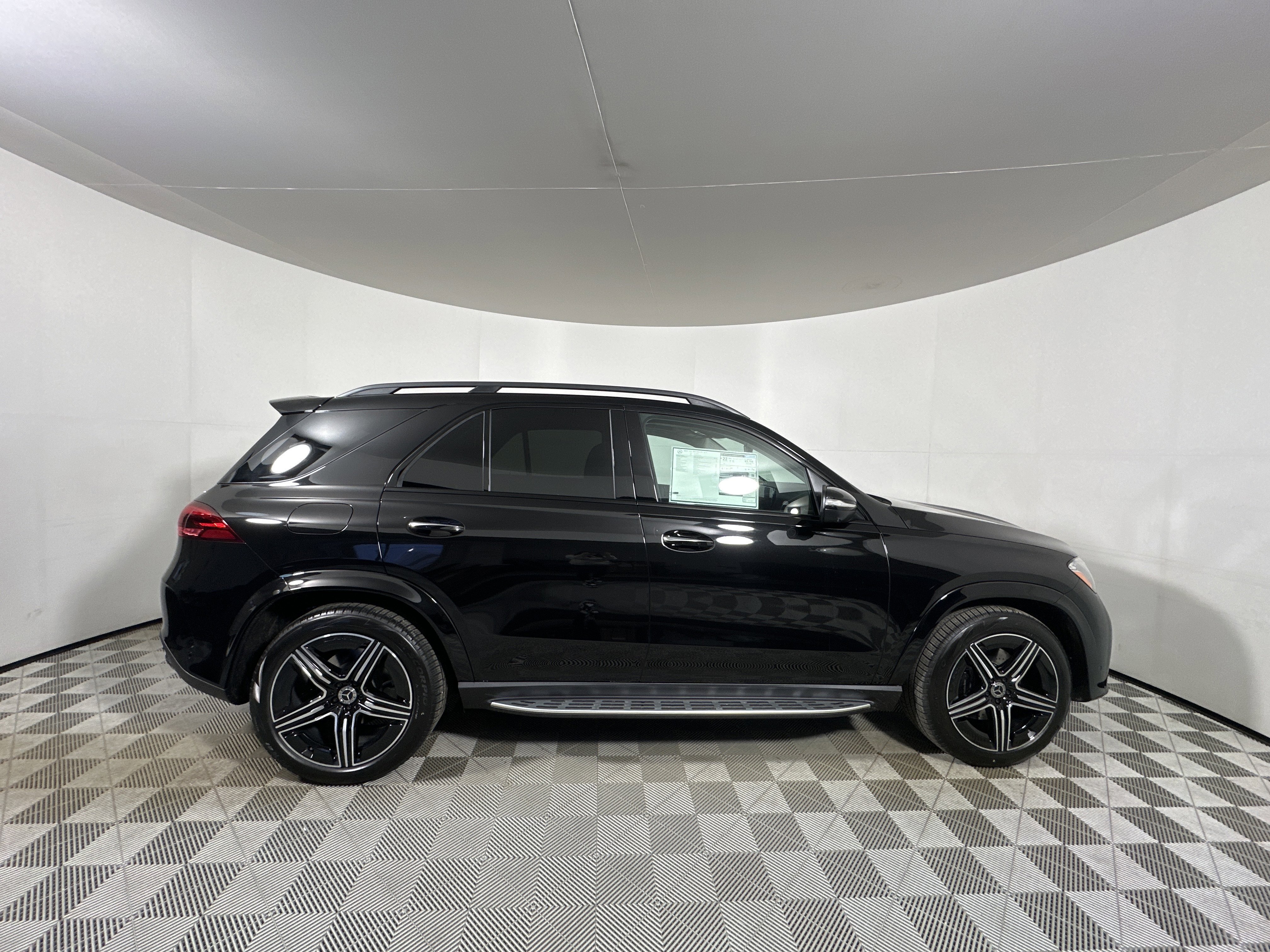 New 2026 OBSIDIAN BLACK METALLIC Mercedes-Benz GLE 350 image 8