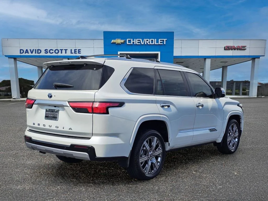 Used 2024  Toyota SR5 image 9