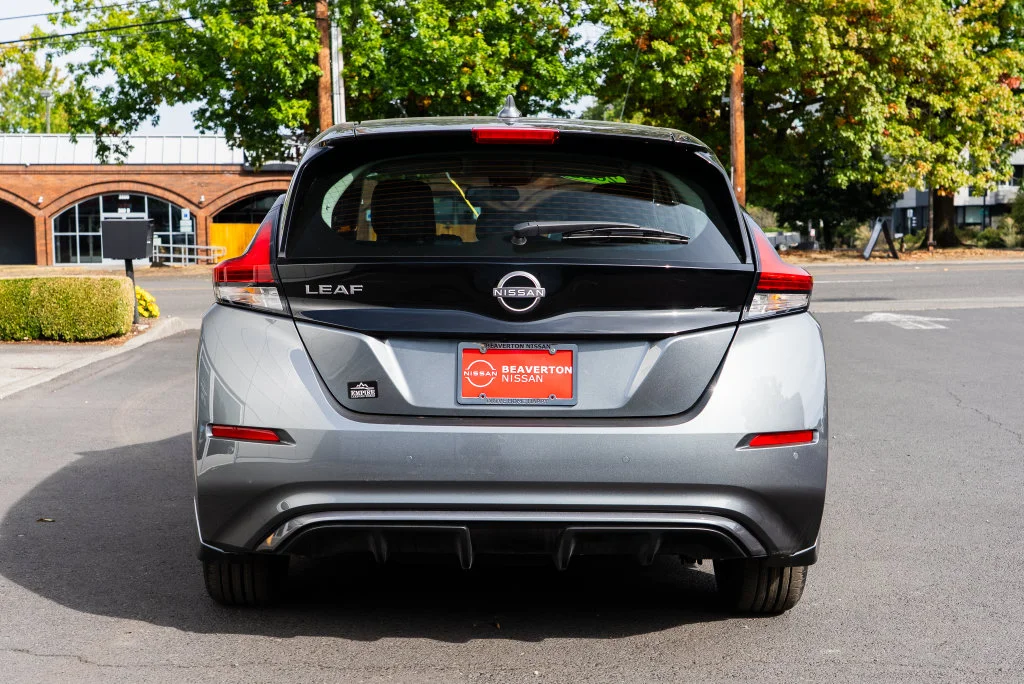 Used 2025 Gray Nissan S image 5
