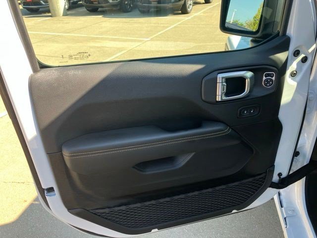 Certified Used 2025 Bright White Clearcoat Jeep Sahara image 8