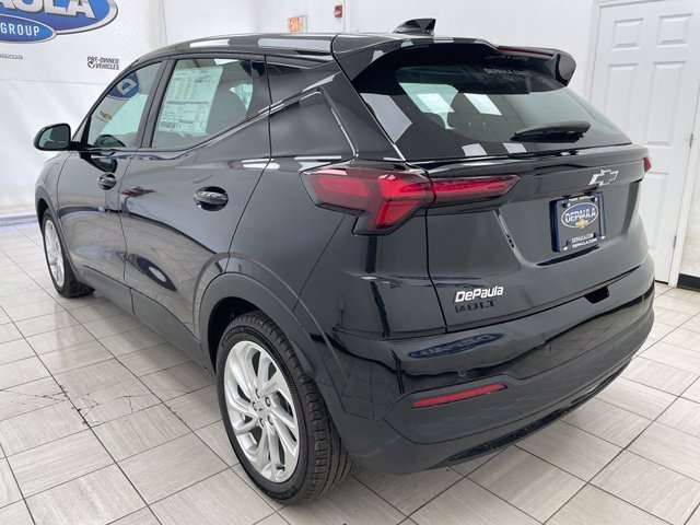 New 2027 Mosaic Black Metallic Chevrolet LT image 19