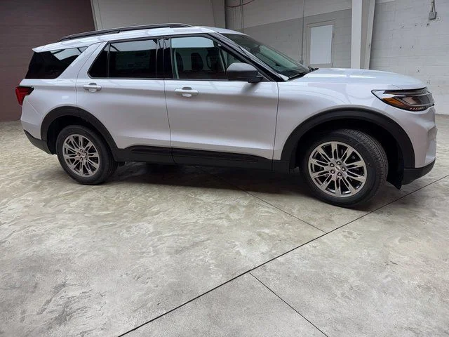 New 2026 Space White Metallic Ford Active image 6