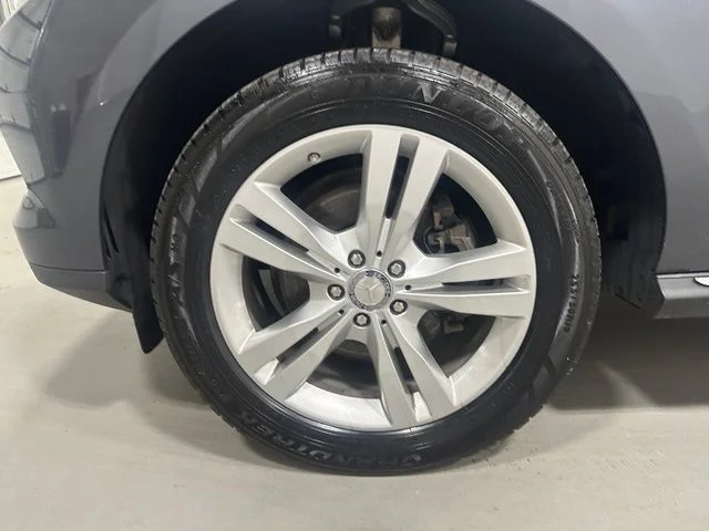 Used 2012  Mercedes-Benz ML 350 image 21