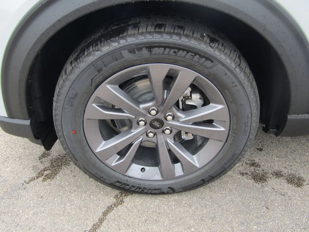 New 2027 Avalanche Gray Ford Active image 12