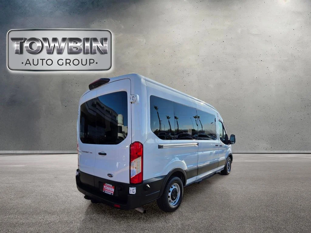 Used 2024 White Ford XL image 4