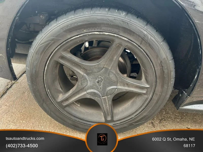 Used 2004  Ford GT Deluxe Coupe 2D image 10