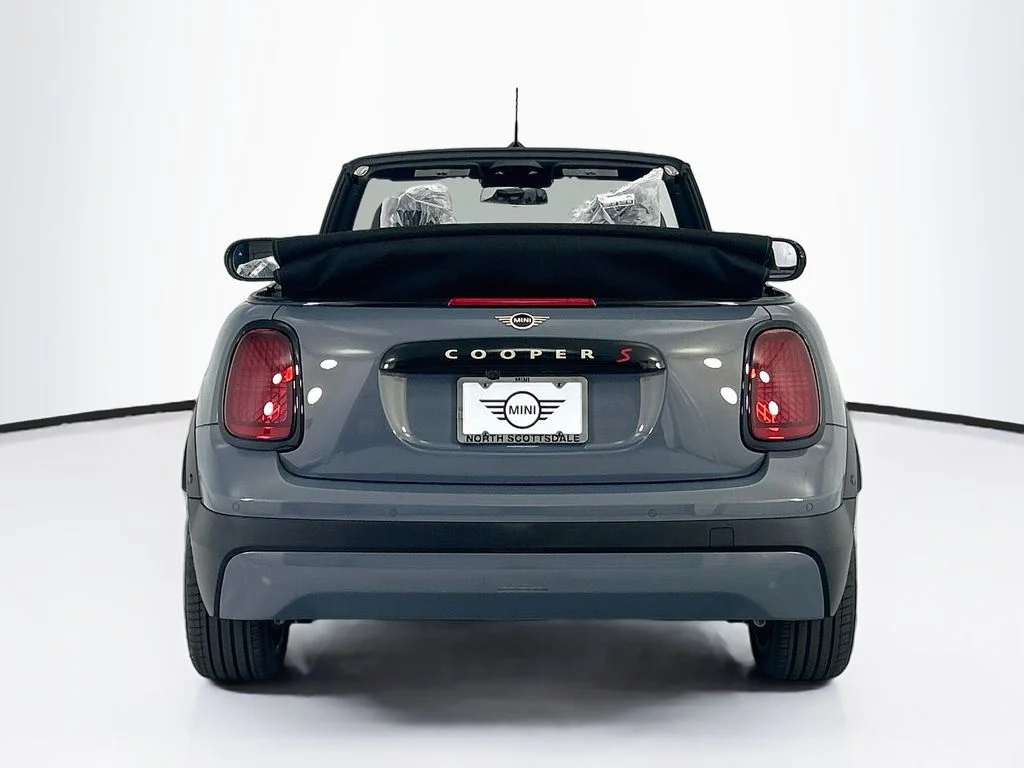 New 2026 Copper Grey Metallic MINI Iconic image 6