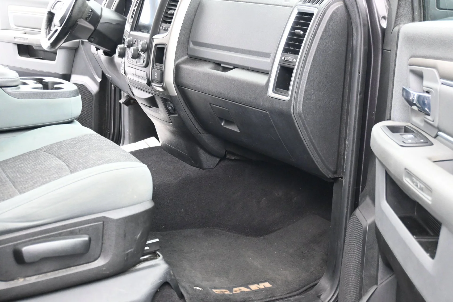 Used 2019 Gray Ram Warlock image 12