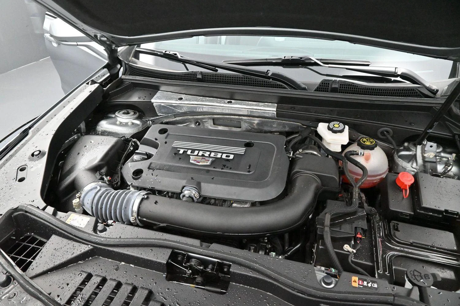Used 2024 Argent Silver Metallic Cadillac Sport image 32