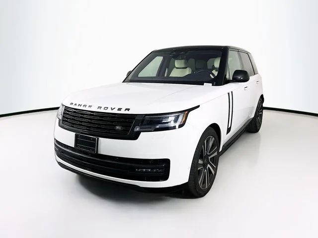 Certified Used 2023  Land Rover SE image 1