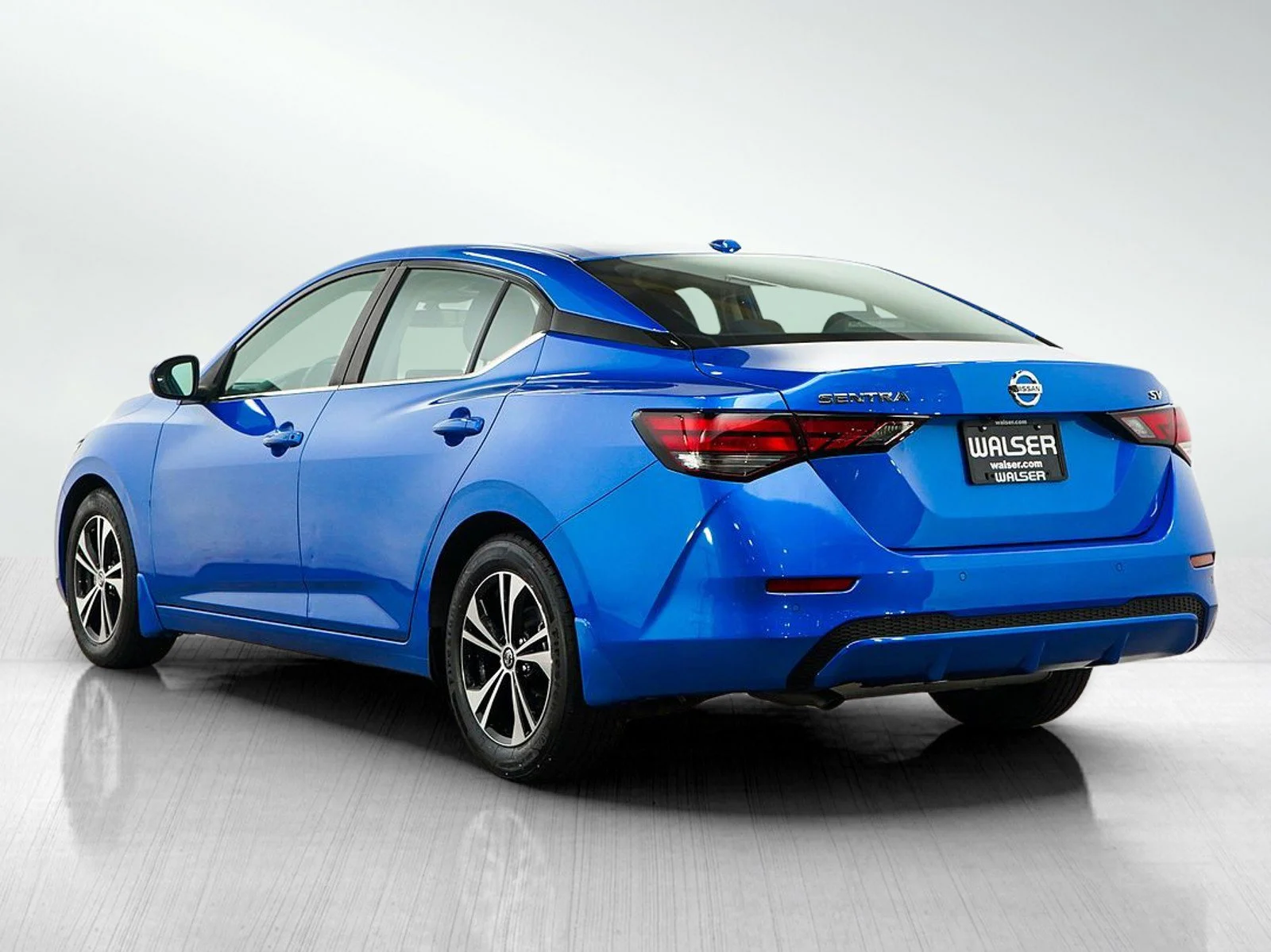 Used 2021 Electric Blue Metallic Nissan SV image 3