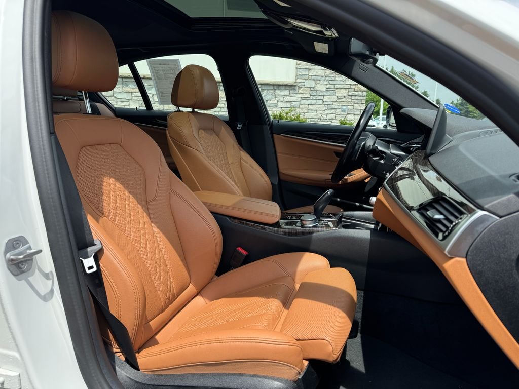 2021 BMW 5 Series 530i - Photo 9
