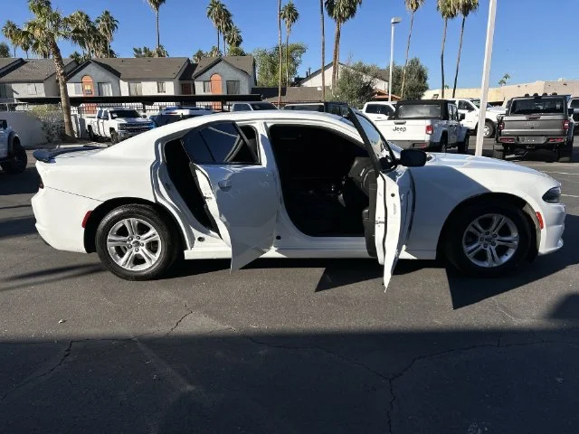 Used 2022 White Dodge SXT image 2
