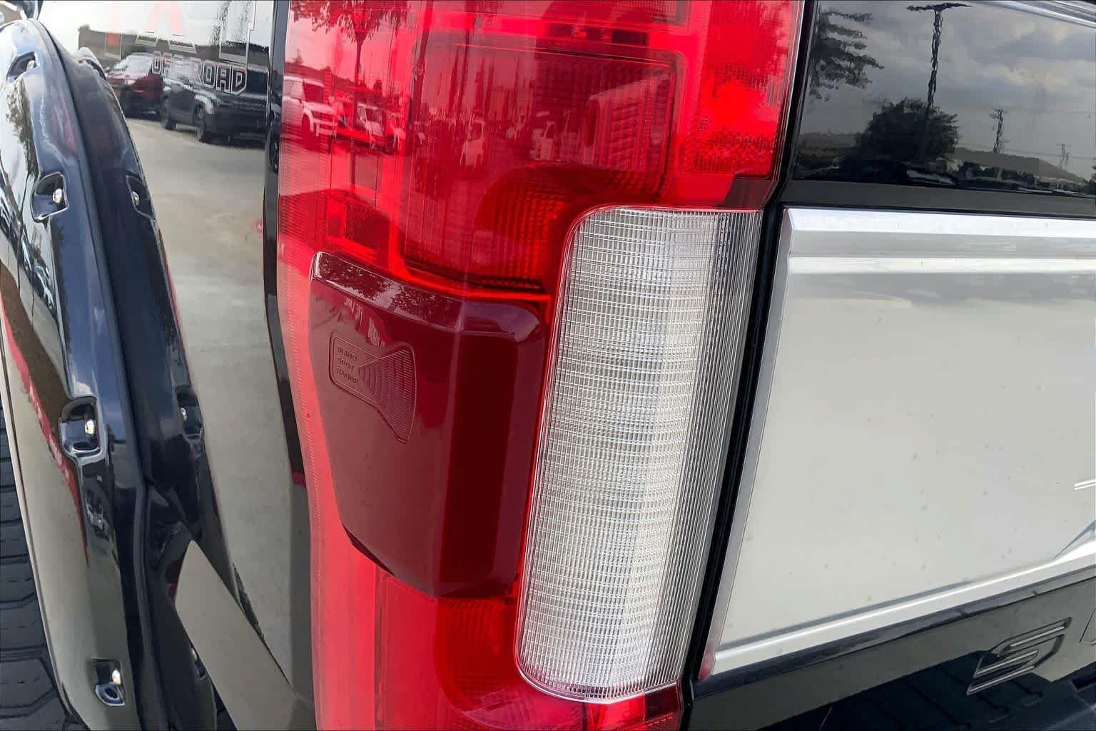 Used 2019 Agate Black Metallic Ford Platinum image 28