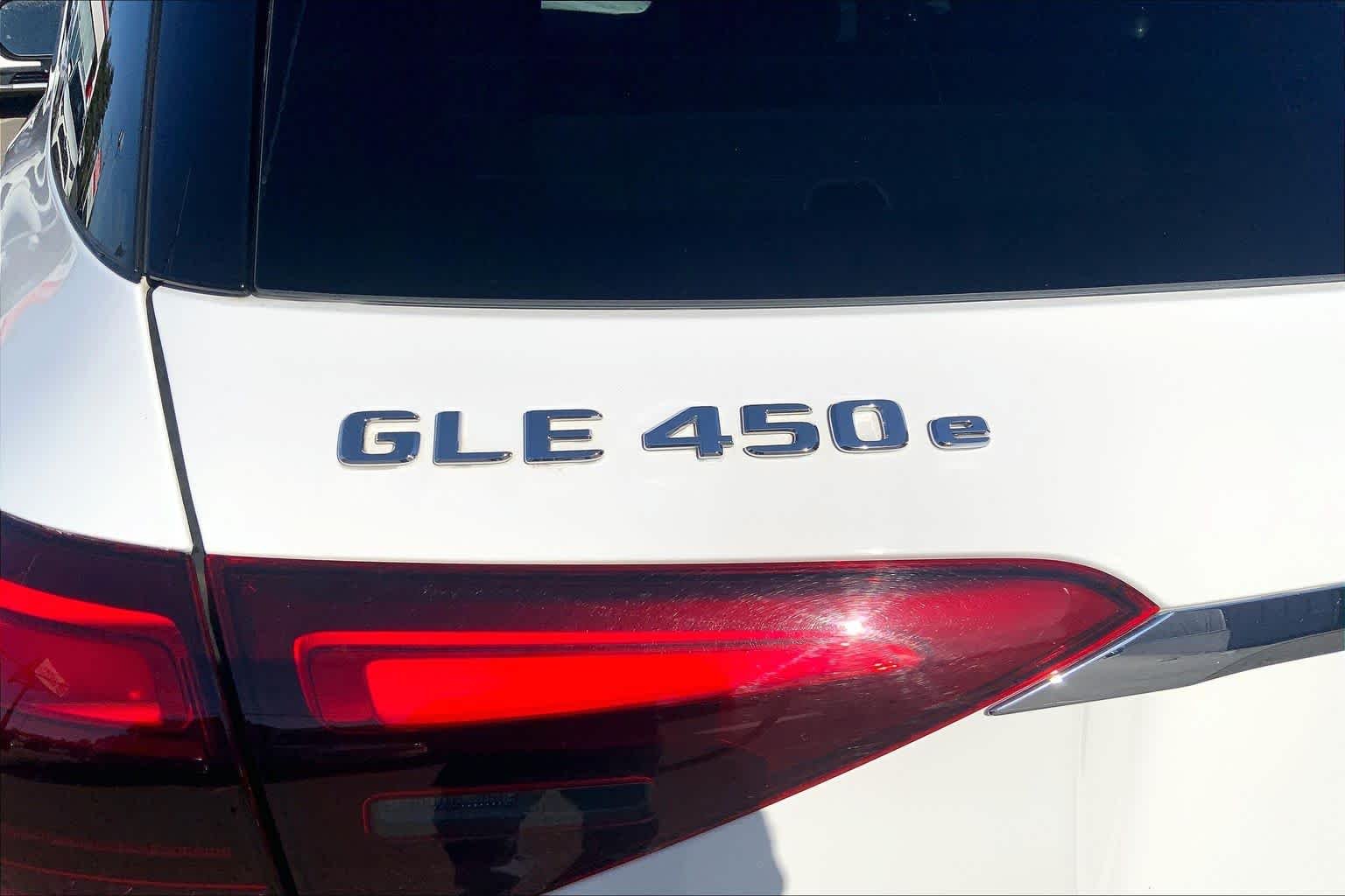 Certified Used 2024 Polar White Mercedes-Benz GLE 450e Plug-In Hybrid image 31