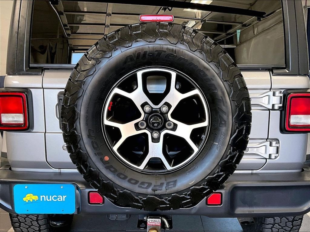 Used 2018 Silver Jeep Unlimited Sahara image 28
