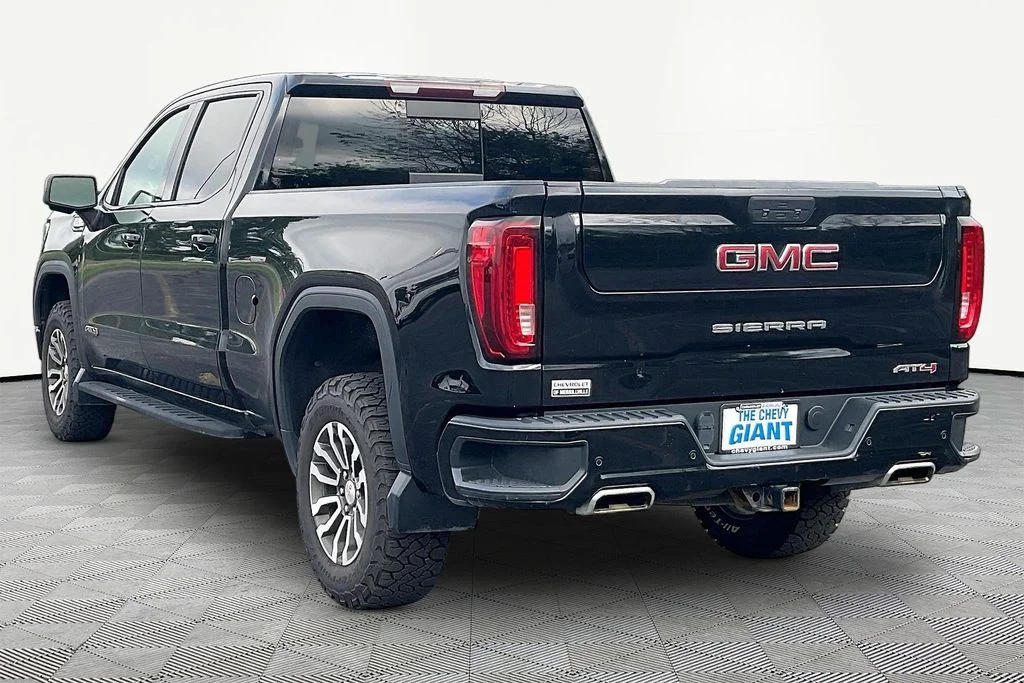 Used 2022 Onyx Black GMC AT4 image 4