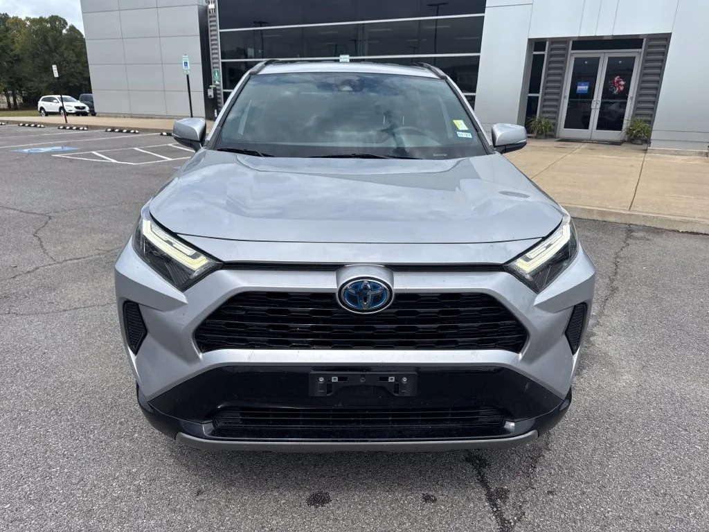 Used 2023 Silver Toyota SE image 8