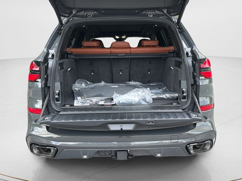New 2026 Dravit Grey Metallic BMW xDrive40i image 18