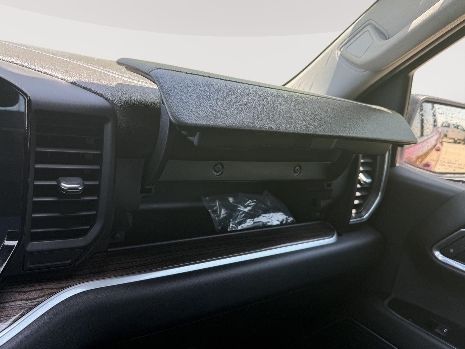 Used 2022 Cayenne Red Tintcoat GMC Elevation image 19
