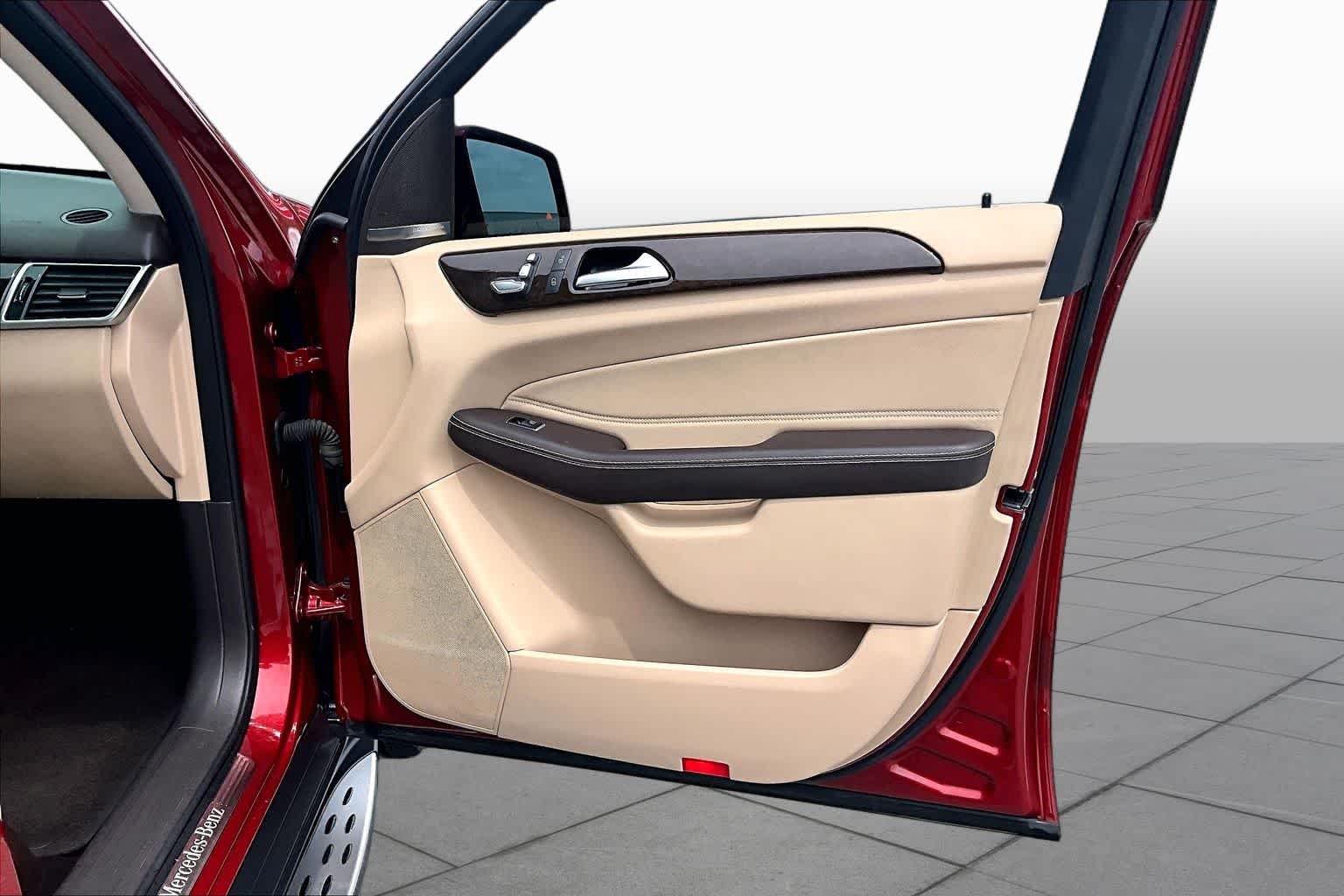 Used 2016 designo Cardinal Red Metallic Mercedes-Benz GLE 350 image 23