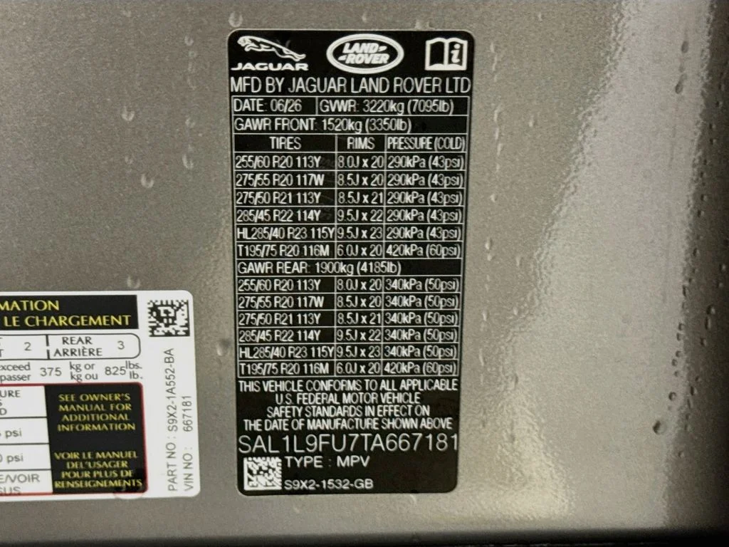 New 2026 Flux Silver Ultra Mettalic Gloss Land Rover Dynamic SE image 34