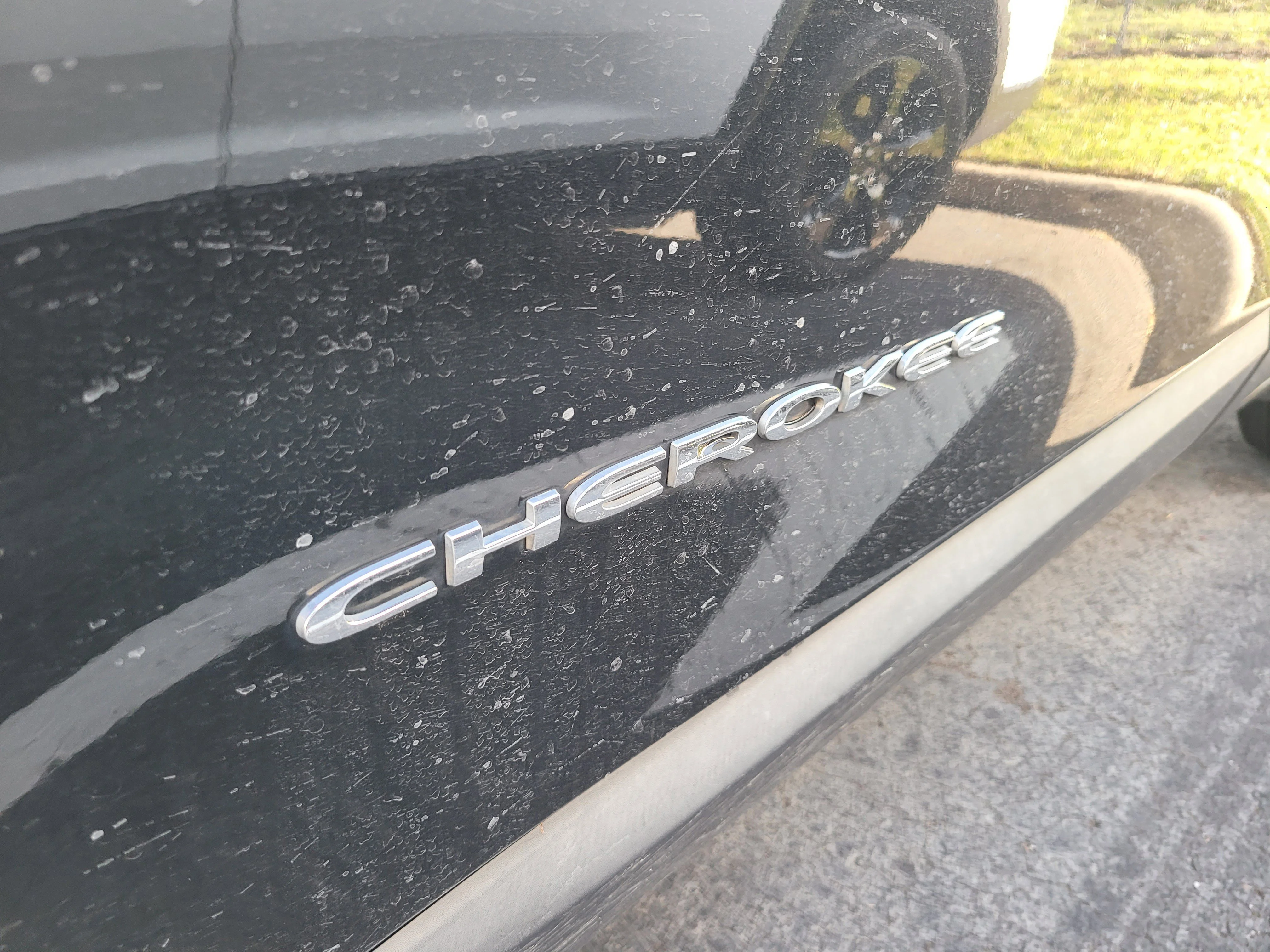 Used 2021 Diamond Black Crystal Pearlcoat Jeep Latitude Lux image 9