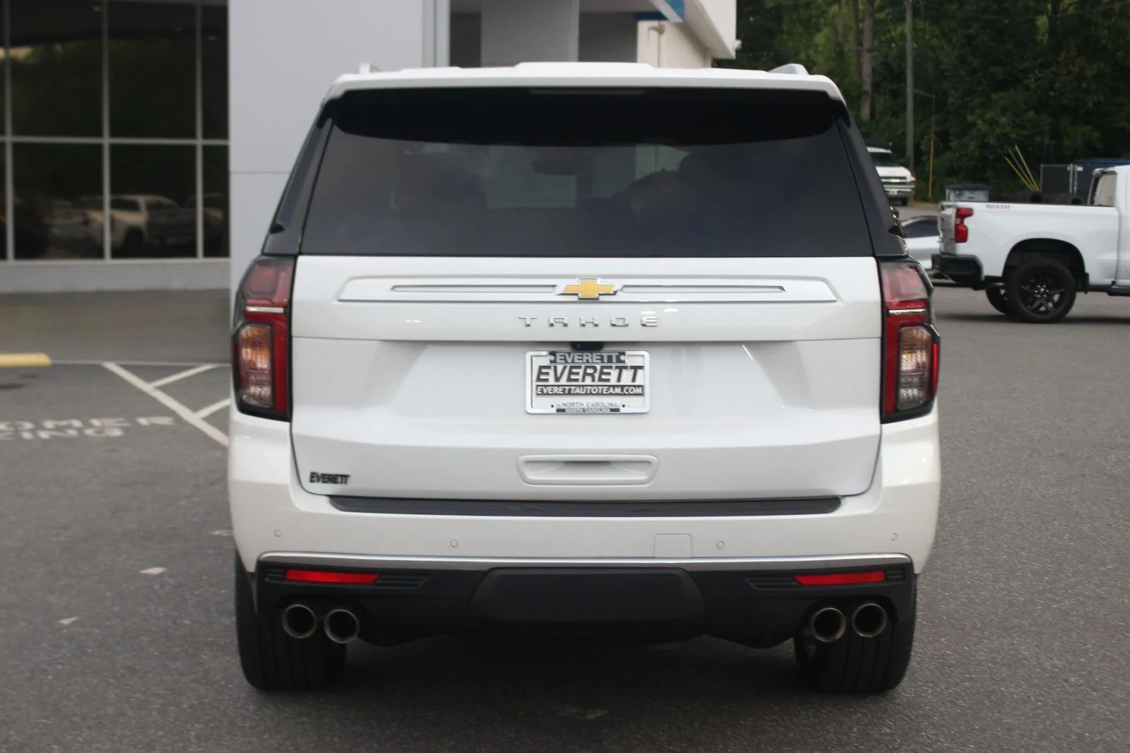 Used 2024 Iridescent Pearl Tricoat Chevrolet High Country image 6