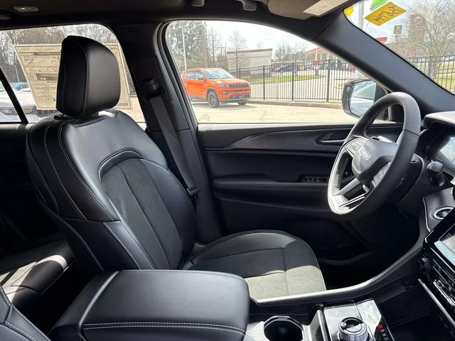 New 2025 Black Jeep Altitude X image 25