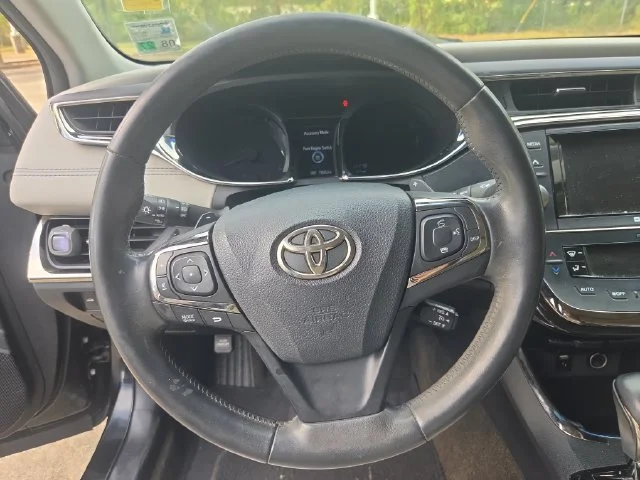 Used 2013 Black Toyota Limited image 27