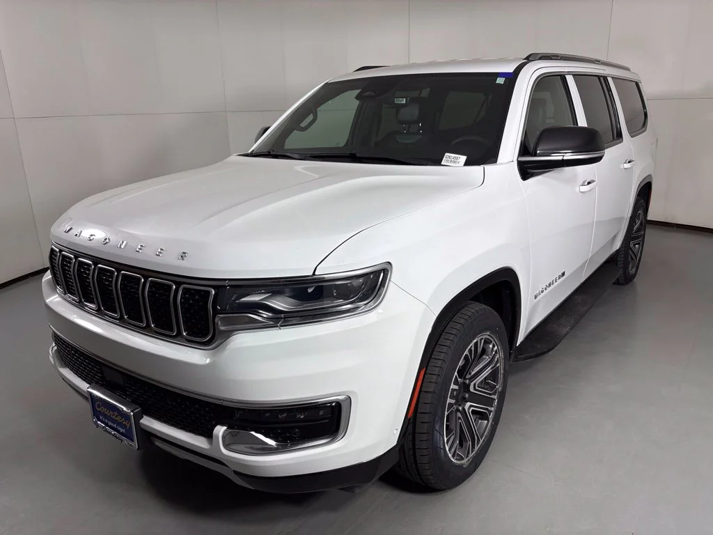 Used 2024 White Jeep Series II image 4