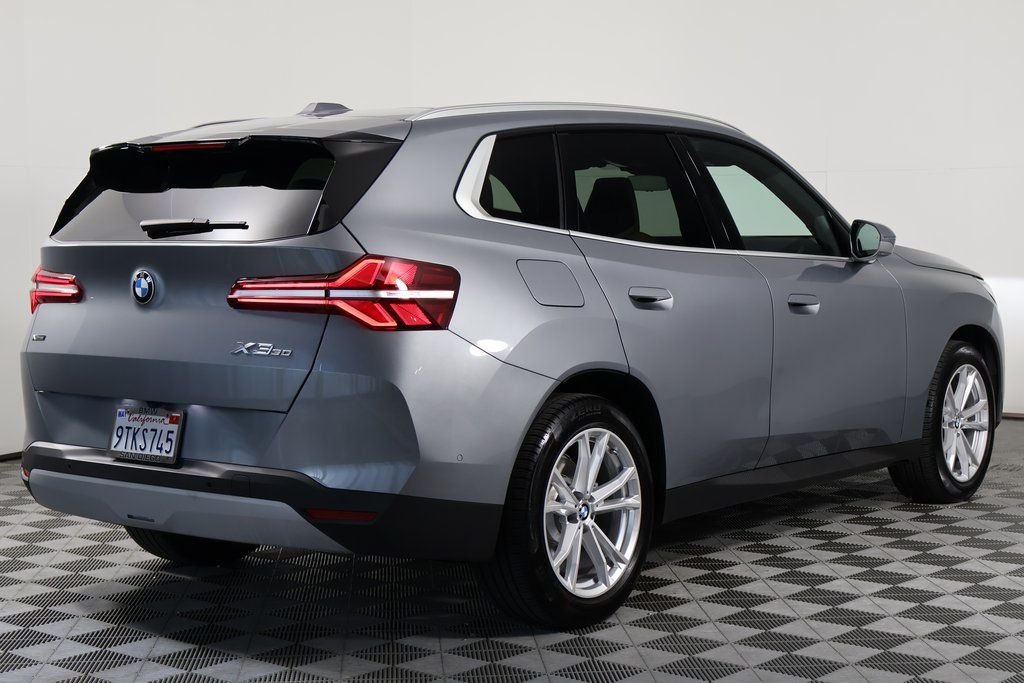 Used 2025 Gray Metallic BMW 30 xDrive image 4