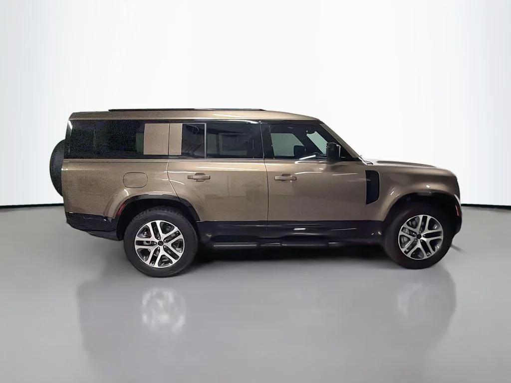New 2026 Gondwana Stone Metallic Land Rover X-Dynamic SE image 8