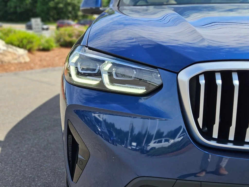 Used 2023 Phytonic Blue Metallic BMW xDrive30i image 9
