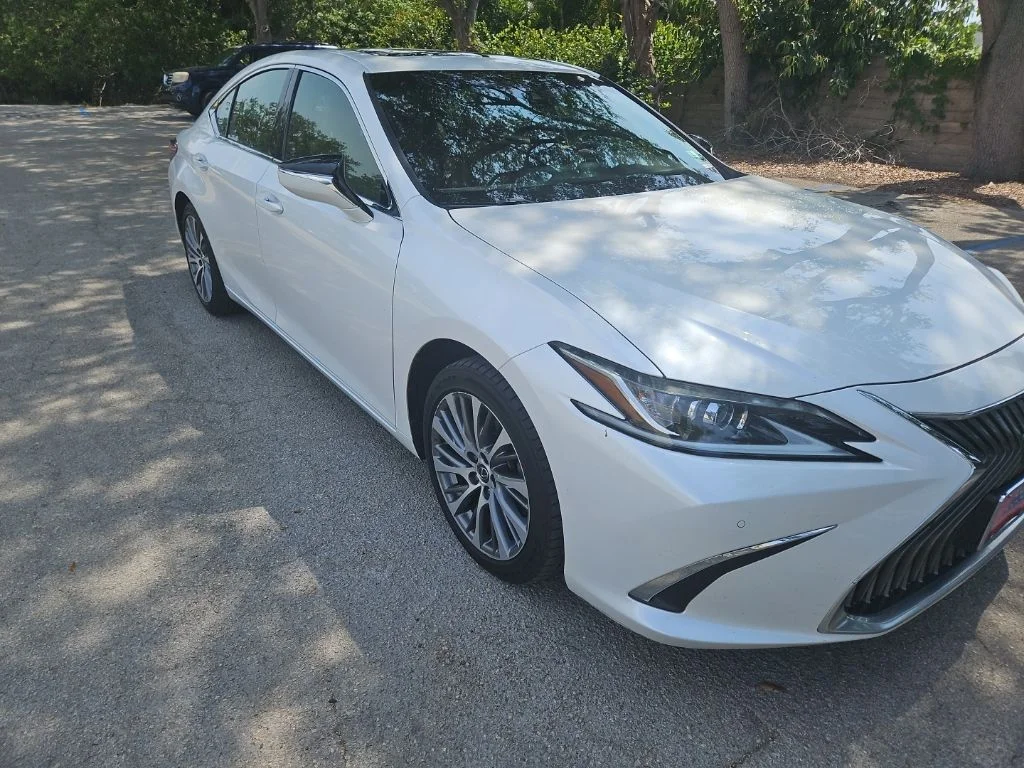 2019 Lexus ES 350 350's photo