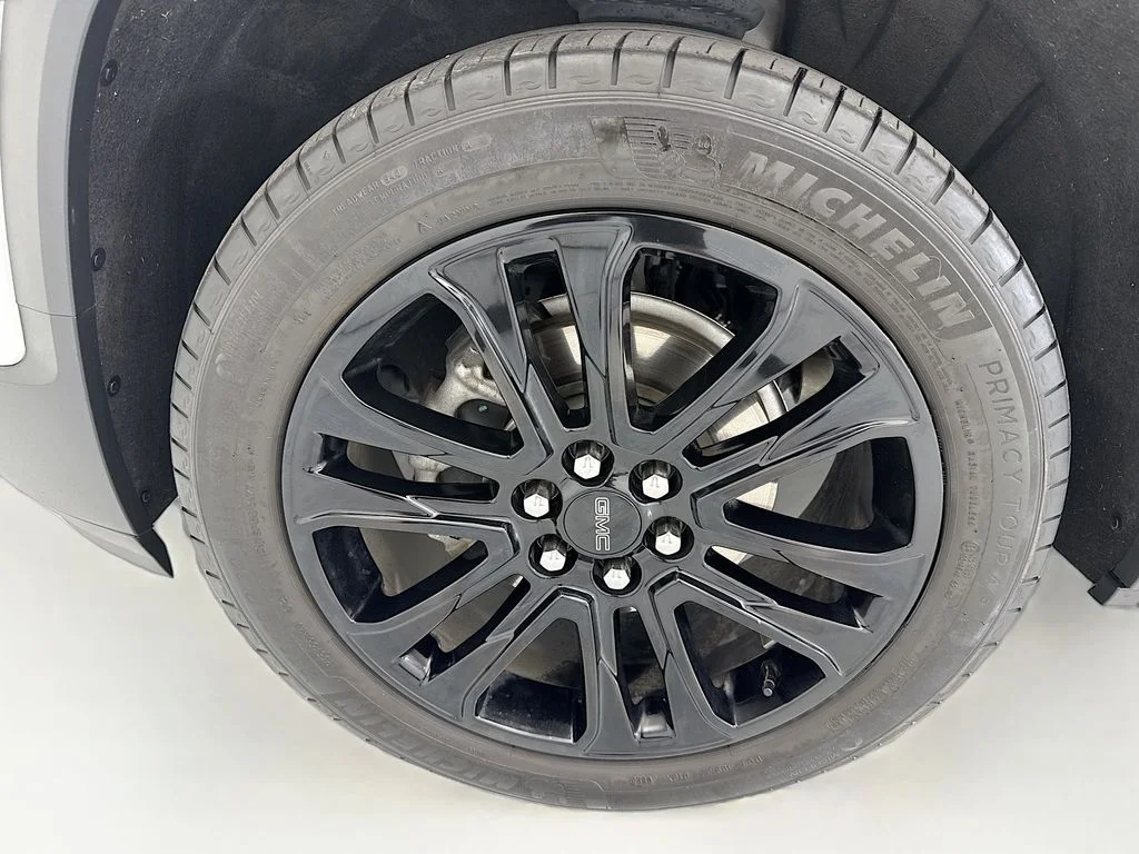 Used 2023 White GMC SLE image 29