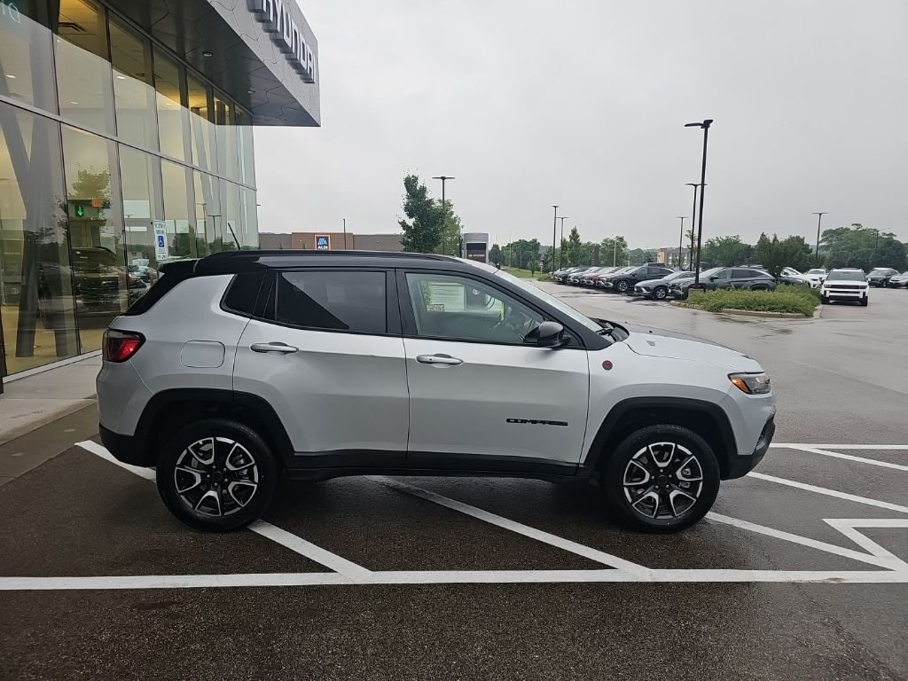 2025 Jeep Compass Trailhawk - Photo 6