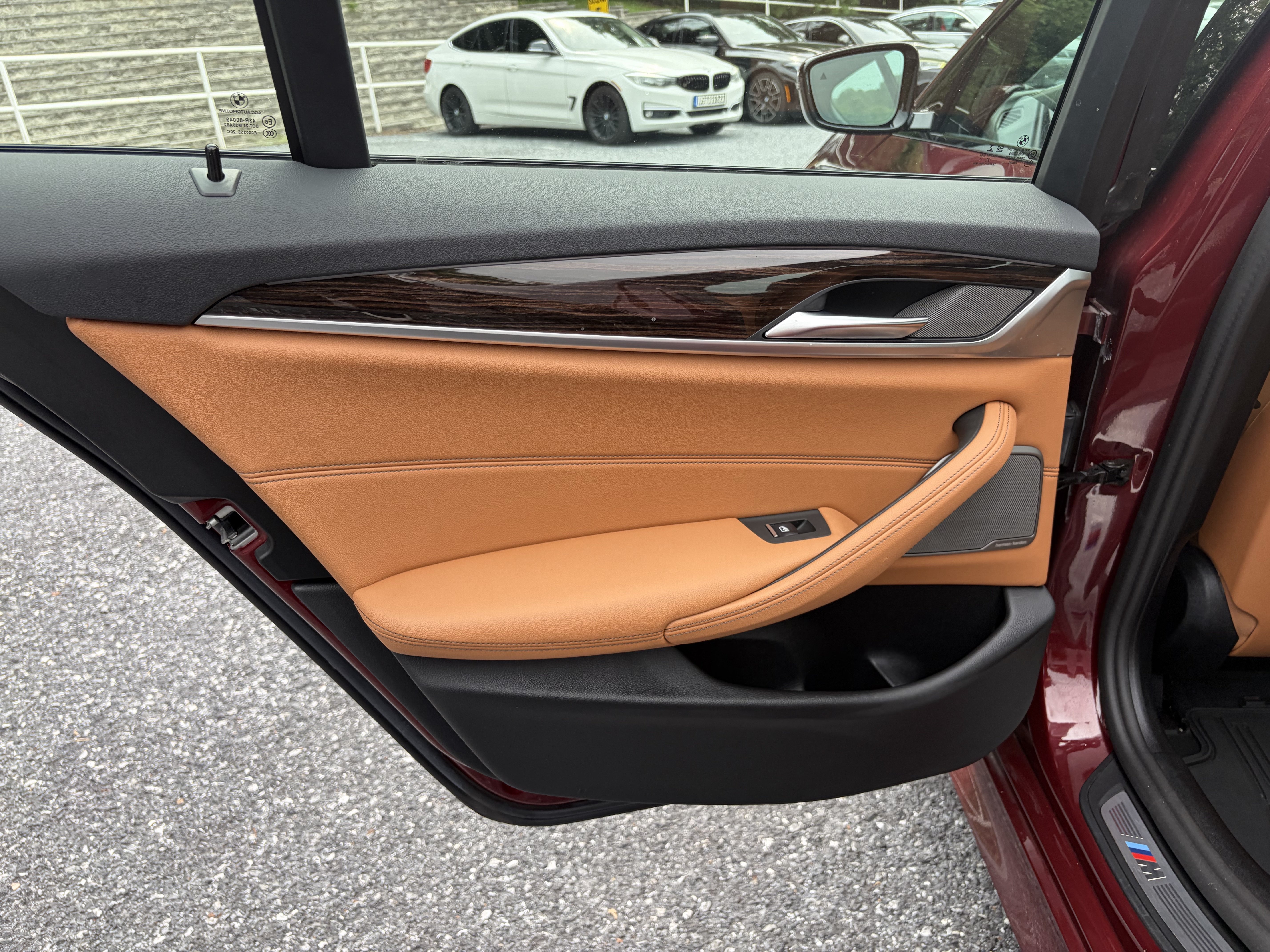 Used 2023 AVENTURIN RED MET BMW 530i xDrive image 15