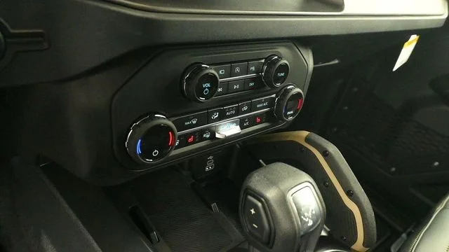 New 2026 Avalanche Gray Ford Badlands® image 17