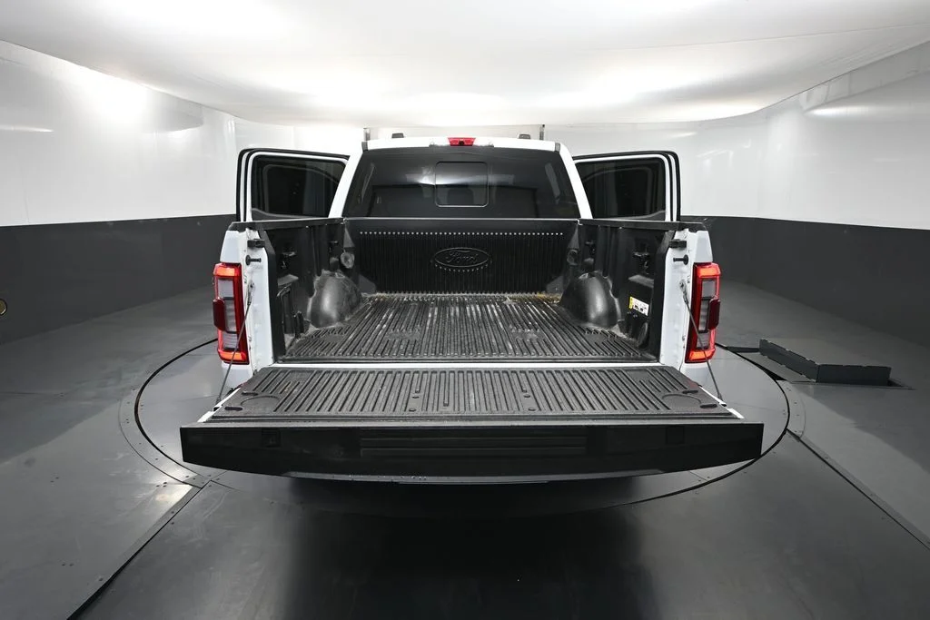 Used 2022 White Ford Lariat image 40