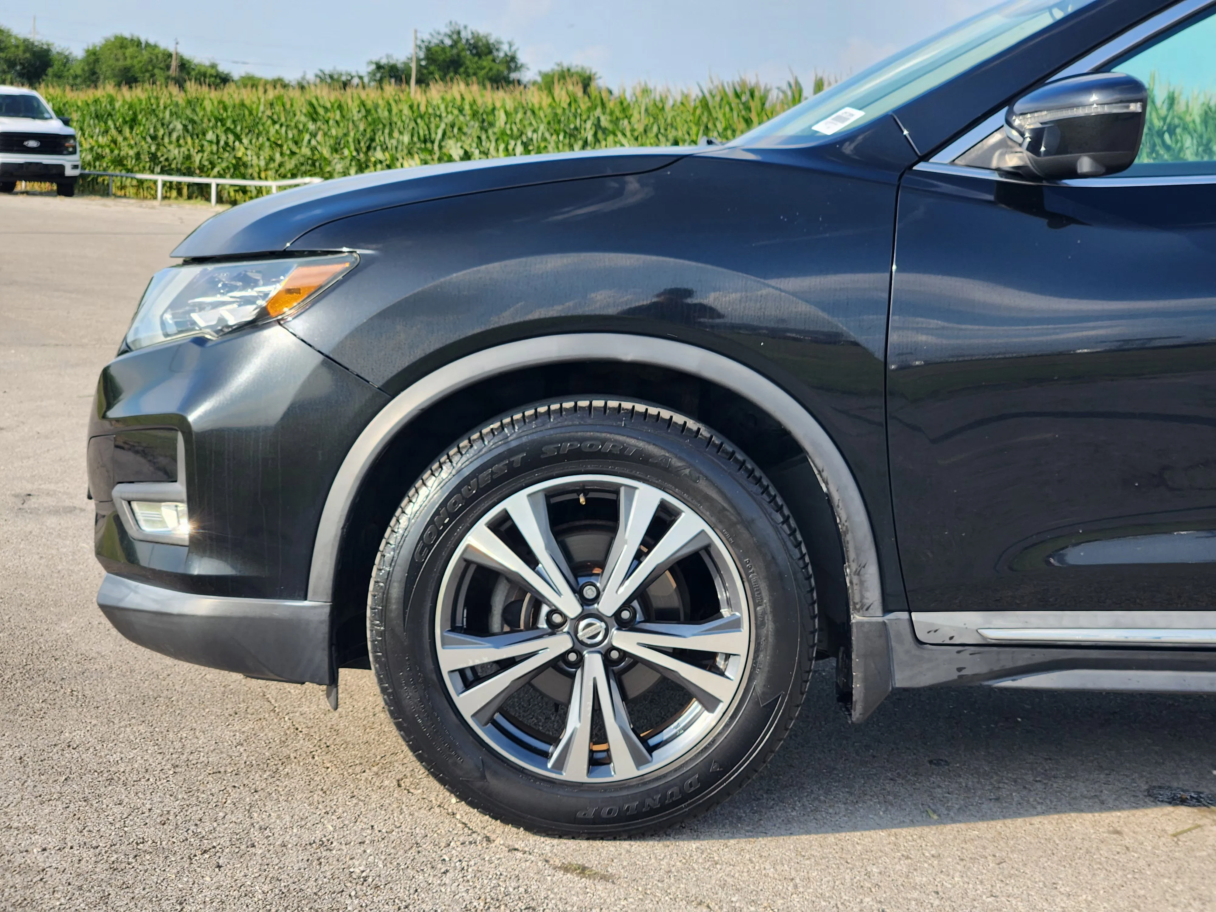 Used 2017 Magnetic Black Nissan SL image 9