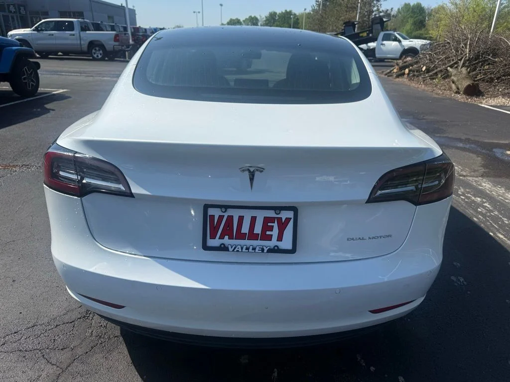 Used 2020 White Tesla Long Range image 4