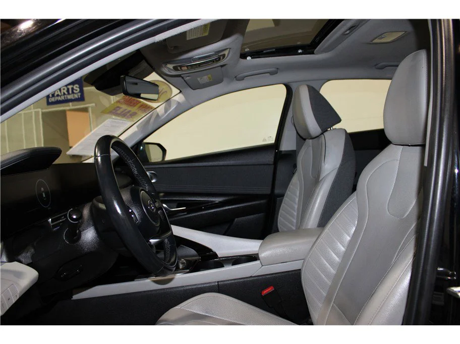 2023 Hyundai Elantra Limited - Photo 10