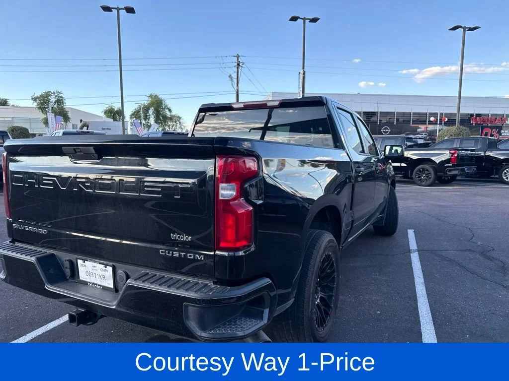 Used 2020 BLACK Chevrolet Custom image 8